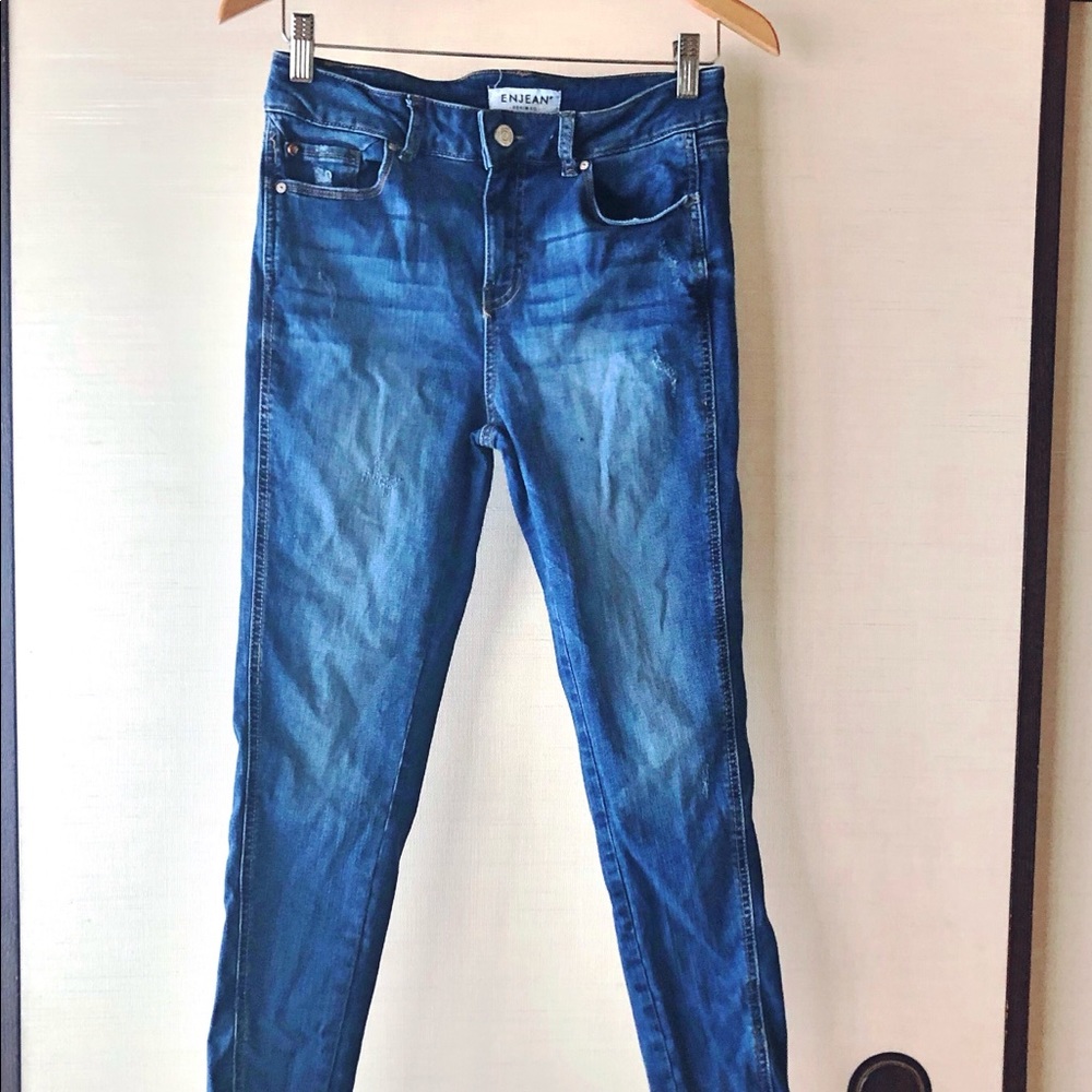 Enjean distressed Jeans size 7